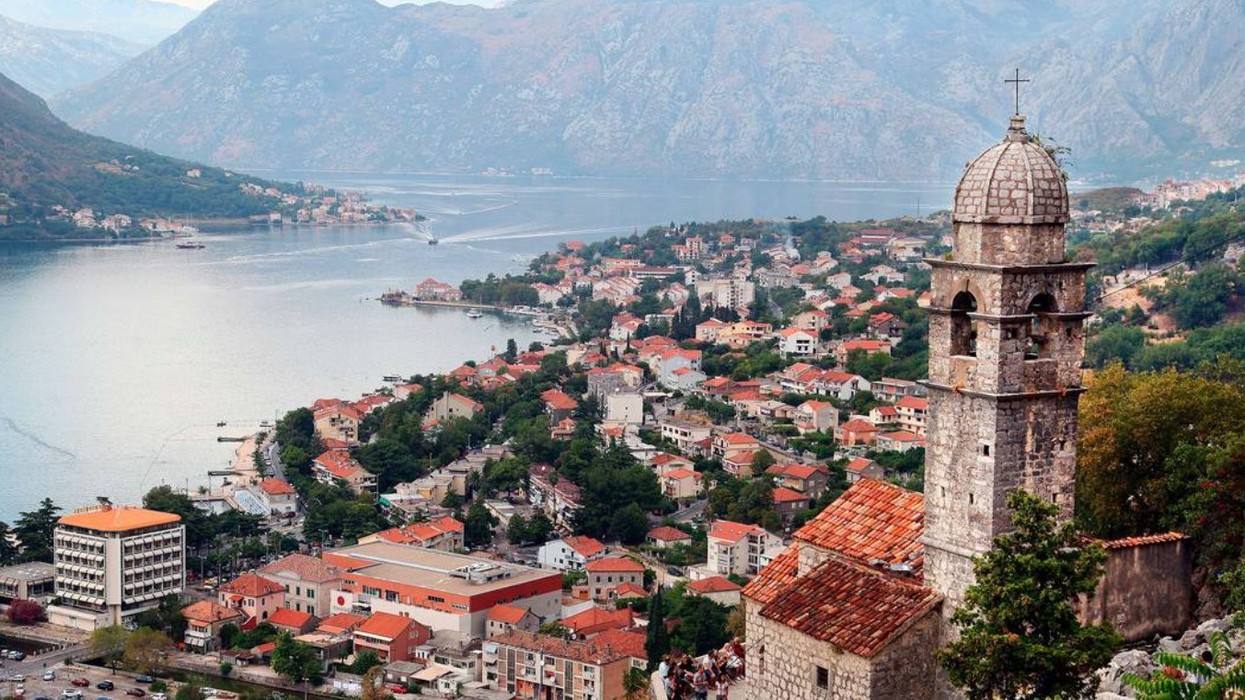 Montenegro lifts visa-free regime for Russians
