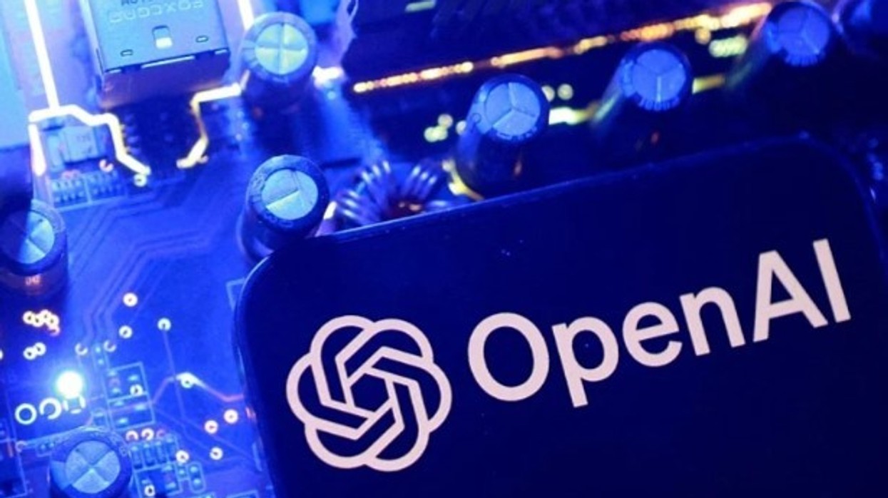 Pajisja e parë AI e kompanisë OpenAI do të jetë një altoparlant inteligjent portativ