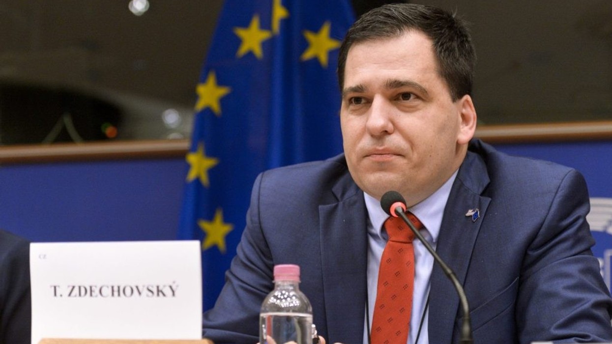 Deklarata e Paunoviqit, eurodeputeti çek kërkon përjashtimin e Serbisë nga negociatat me BE-në