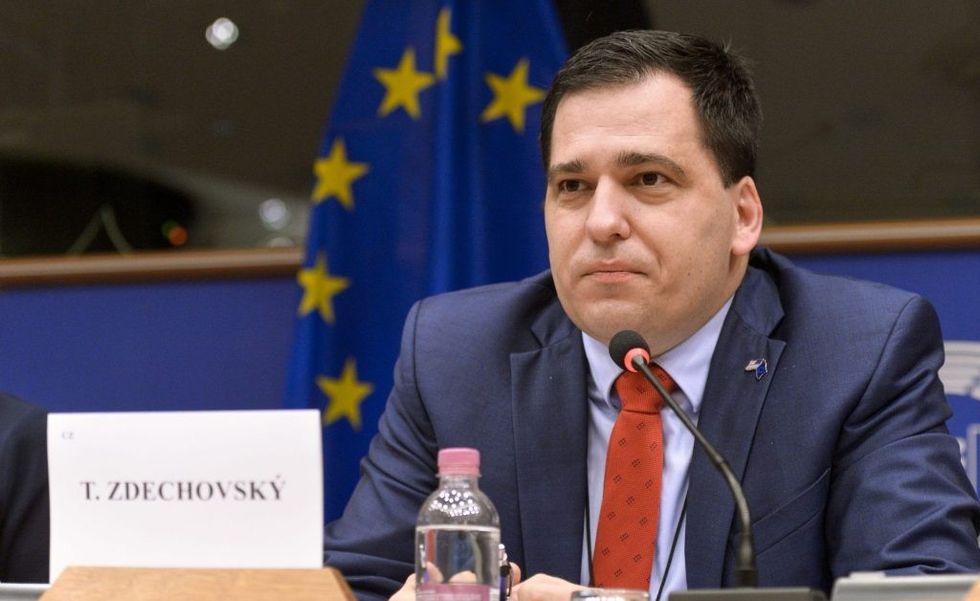 Deklarata e Paunoviqit, eurodeputeti çek kërkon përjashtimin e Serbisë nga negociatat me BE-në