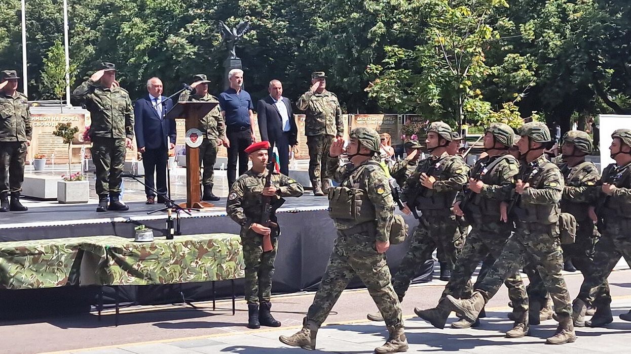 Bullgaria dërgon 97 ushtarë në Kosovë, i bashkohen misionit paqeruajtës të KFOR-it Bullgaria dërgon 97 ushtarë në Kosovë, i bashkohen misionit paqeruajtës të KFOR-it
