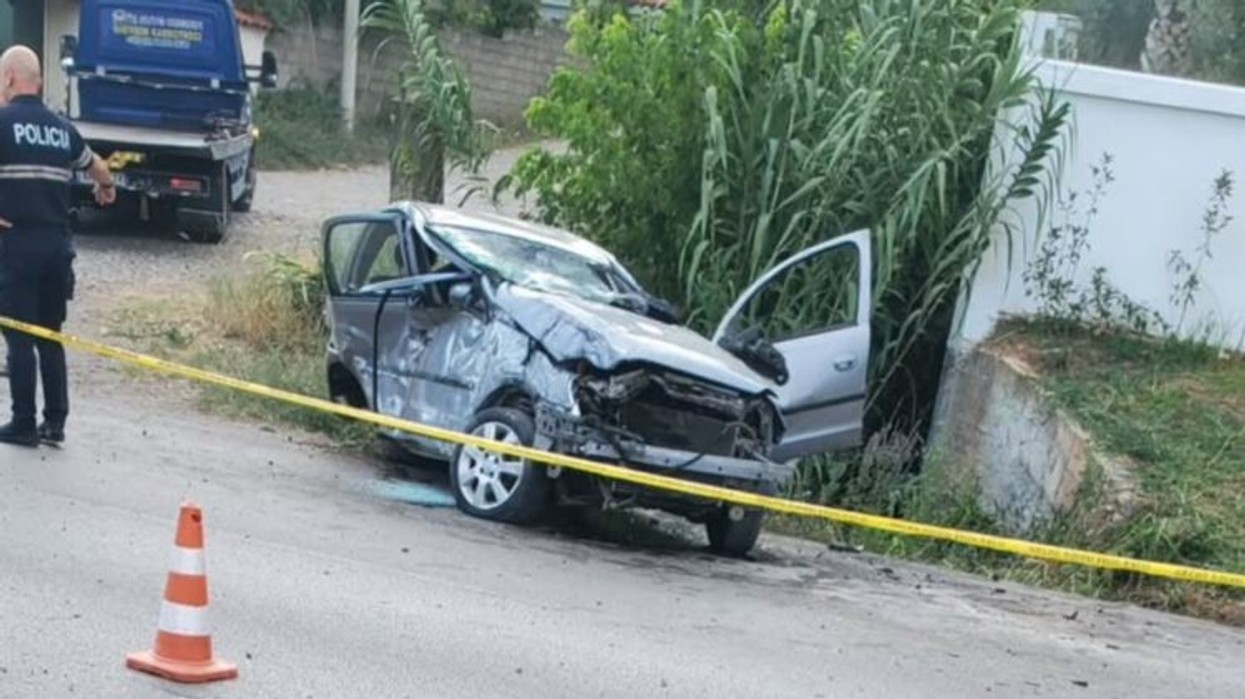 Aksident në aksin Elbasan–Librazhd, humb jetën shoferi 19-vjeçar