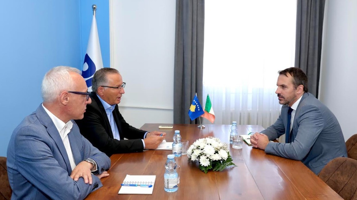 Hamza priti ambasadorin jo-rezident të Irlandës: Kosova ka nevojë për institucione të reja, rruga jonë mbetet integrimi euroatlantik