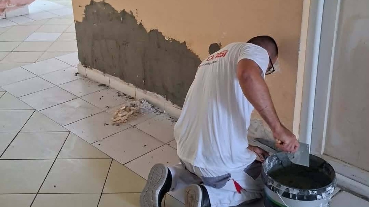 Vazhdojnë punimet për mirëmbajtjen e institucioneve publike në Obiliq