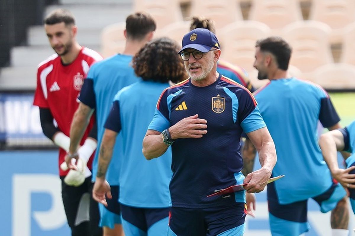 De la Fuente thumbon Argjentinën para finales: Spanja do të luajë futbollin e vet, pa provokime De la Fuente thumbon Argjentinën para finales: Spanja do të luajë futbollin e vet, pa provokime