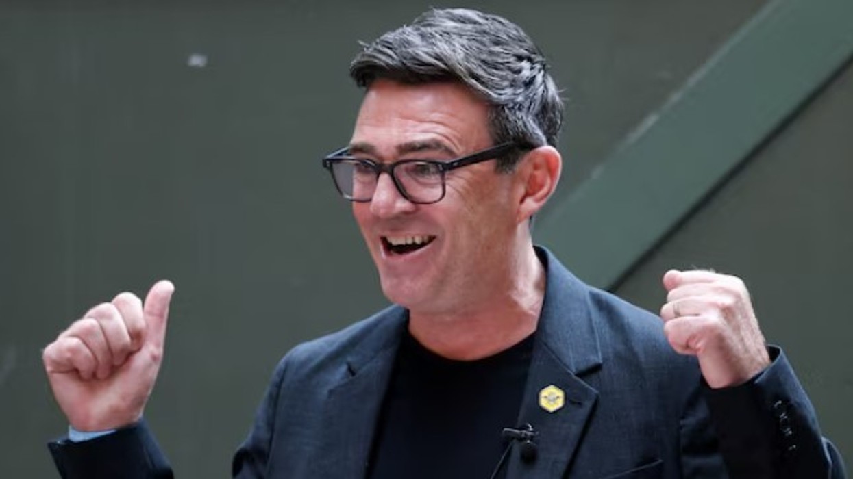 Burnham merr drejtimin e Partisë Laburiste, të hënën bëhet kryeministër i Britanisë së Madhe