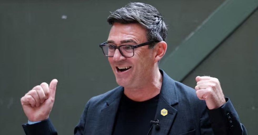 Burnham merr drejtimin e Partisë Laburiste, të hënën bëhet kryeministër i Britanisë së Madhe