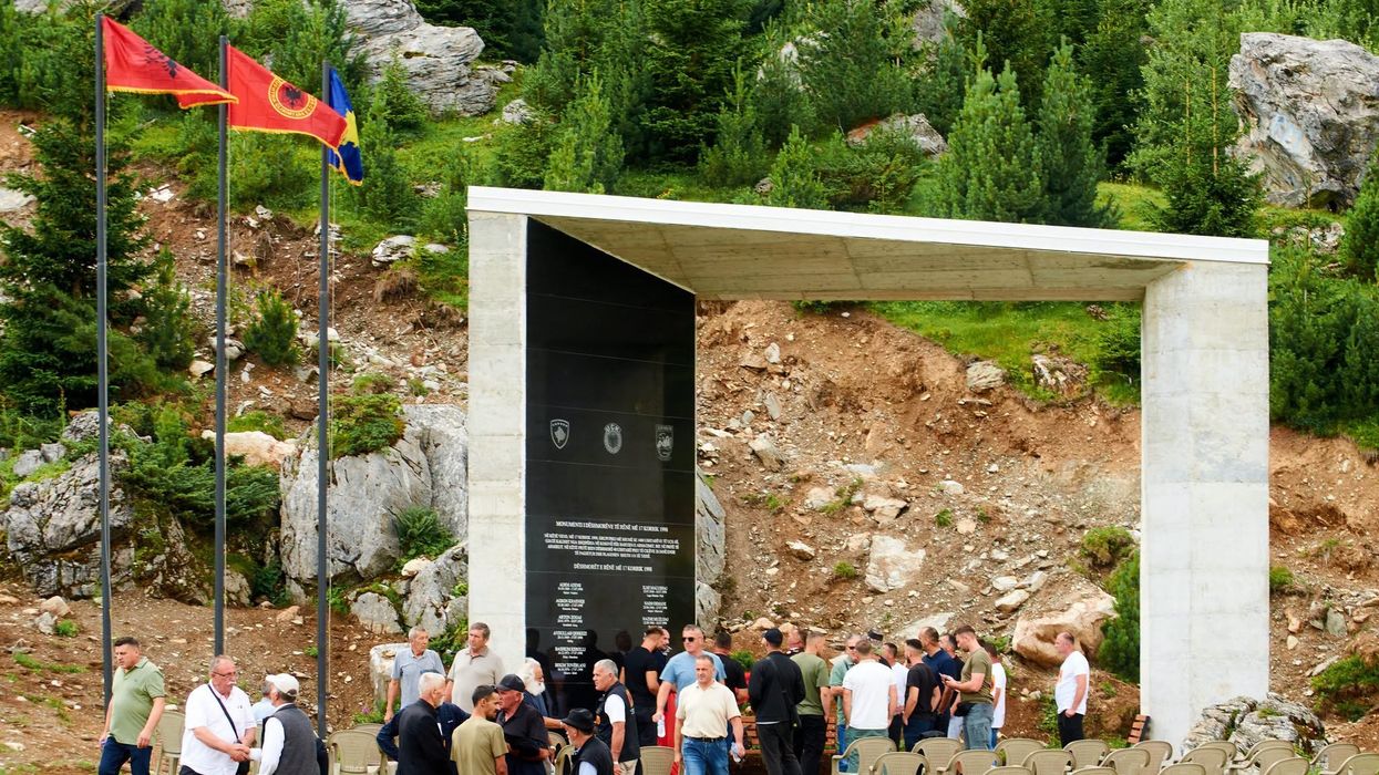 U përurua lapidari memorial "Rrasa e Zogut" në Bjeshkët e Junikut U përurua lapidari memorial