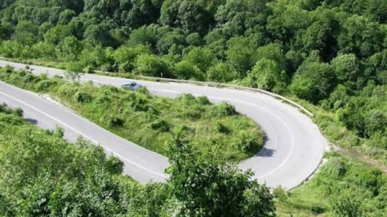 Mbyllet për dy ditë rruga Brezovicë-Prevallë, zhvillohet garë automobilistike
