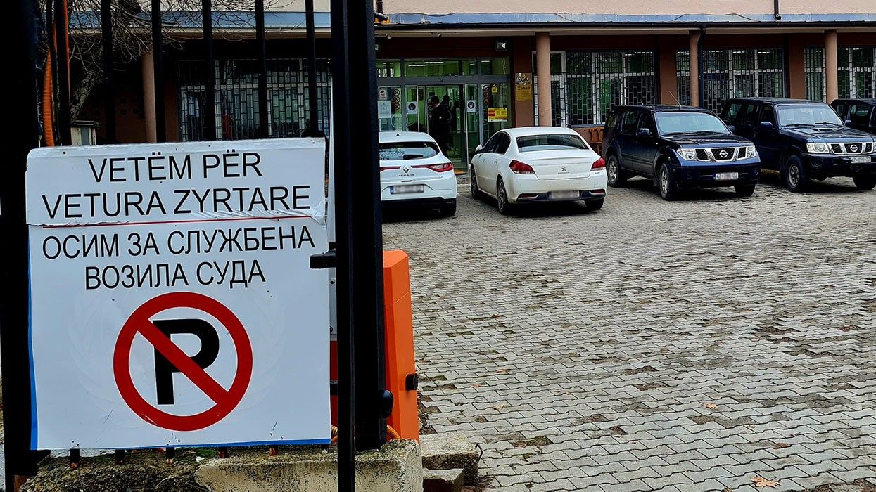Kthesë e papritur, prokurorët e dorëhequr nga komuniteti serb kërkojnë rikthimin në sistemin e Kosovës Kthesë e papritur, prokurorët e dorëhequr nga komuniteti serb kërkojnë rikthimin në sistemin e Kosovës