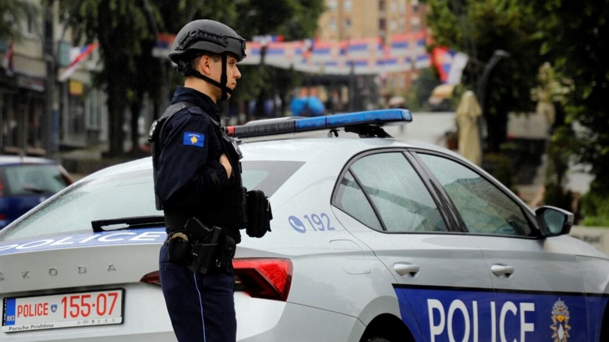 Policia e Kosovës hedhë poshtë pretendimet e Eparkisë Rashkë-Prizren: Nuk ka politikë presioni ndaj serbëve Policia e Kosovës hedhë poshtë pretendimet e Eparkisë Rashkë-Prizren: Nuk ka politikë presioni ndaj serbëve