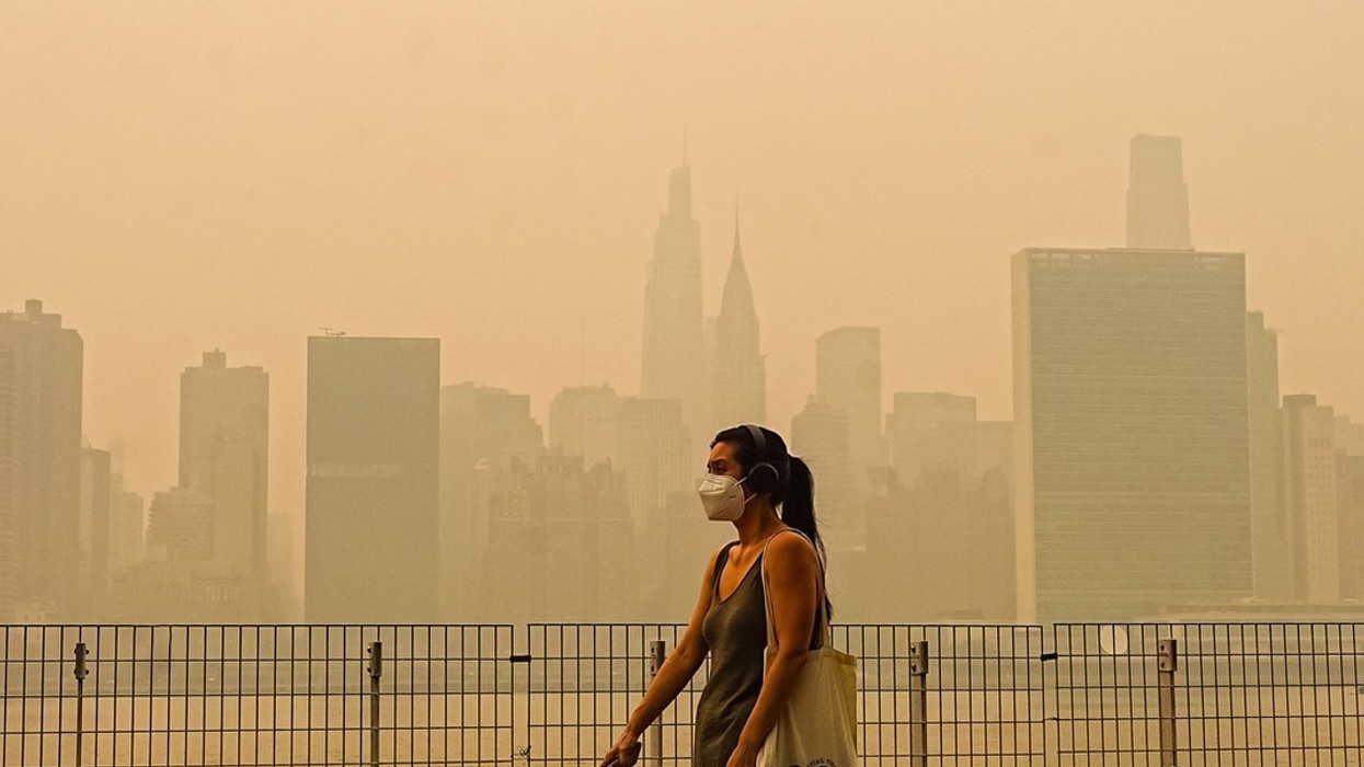 Masks are back in New York, Chicago and Detroit - smoke covers American cities