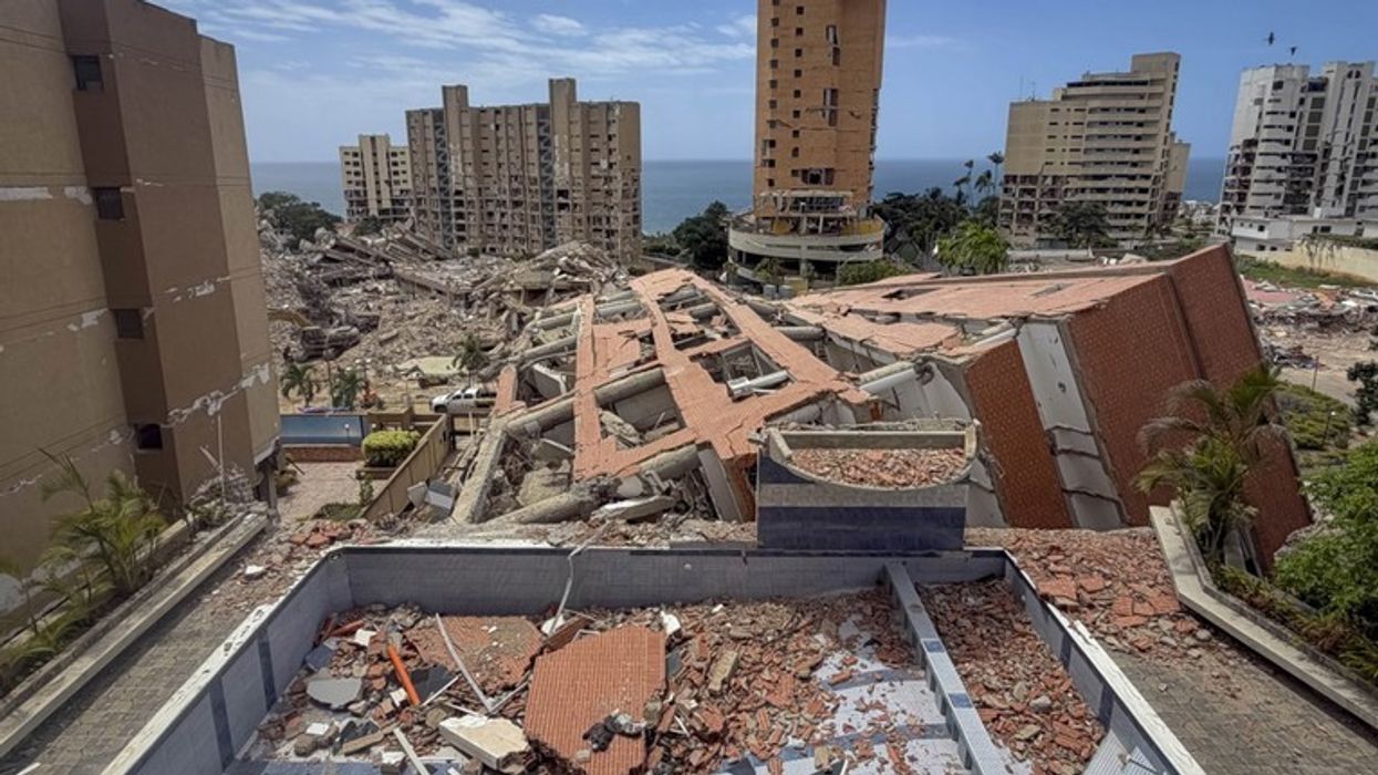 “Askush nuk dëshiron t’i prekë të vdekurit”, mbi 5 mijë njerëz kanë humbur jetën në tërmetet në Venezuelë “Askush nuk dëshiron t’i prekë të vdekurit”, mbi 5 mijë njerëz kanë humbur jetën në tërmetet në Venezuelë