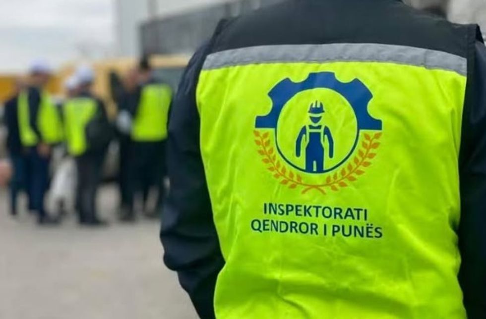 Shmangie nga tatimi, inspektohen 35 auto-parkingje në komunën e Gjilanit dhe Vitisë – evidentohen shkelje