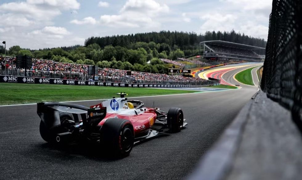 “E kam shkatërruar makinën”, Lewis Hamilton përplaset rëndë në Spa