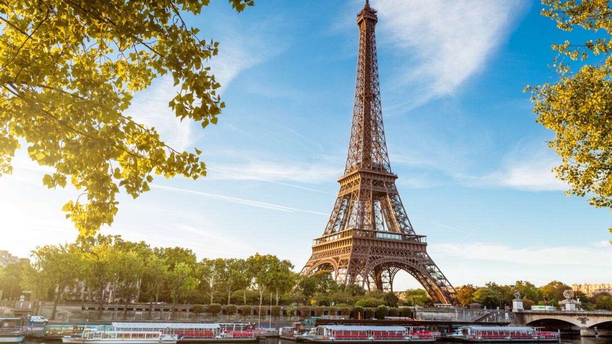 Turistja zbulon "anën e errët" të Kullës Eiffel - pamja ishte magjepsëse por diçka tjetër e la të zhgënjyer