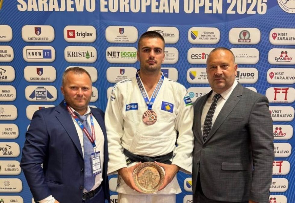 Shpati Zekaj fiton medaljen e bronztë në Kupën Botërore në Sarajevë