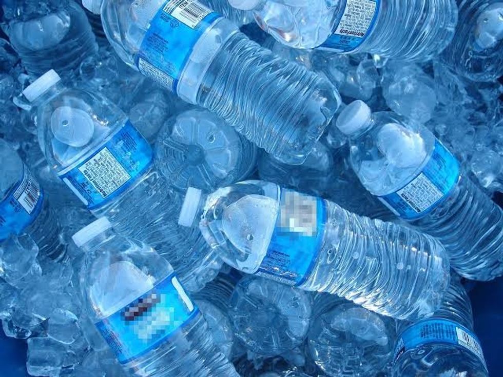 Qeveria siguron 50 mijë litra ujë të pijshëm falas në ditë për qytetarët e Gostivarit