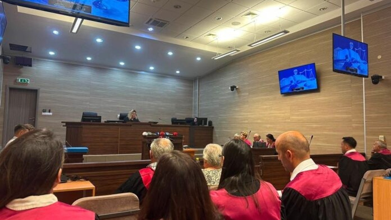 Dështon të nisë gjykimi në mungesë ndaj 21 të akuzuarve për masakrën e Reçakut