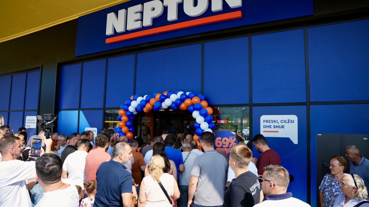 Hapet dyqani më i ri i Neptun në Prizren, zbritjet shkojnë deri në 69%