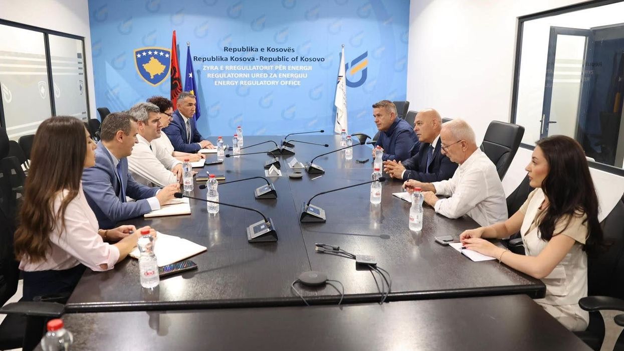 Gjini takon drejtuesit e ZRRE-së, kërkon avancimin e gazsjellësit dhe termocentralit Gjini takon drejtuesit e ZRRE-së, kërkon avancimin e gazsjellësit dhe termocentralit