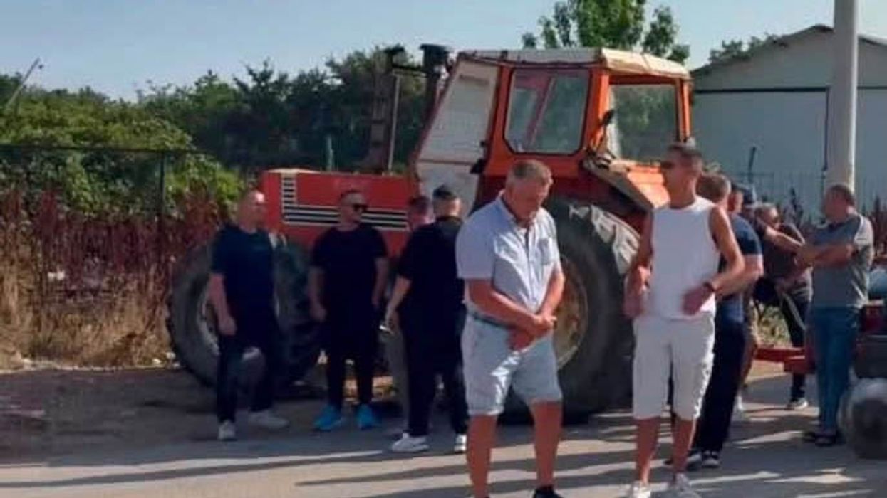 Bllokohet rruga drejt deponisë së Sferkës, KRM “Ambienti”: Preken 220 mijë banorë Bllokohet rruga drejt deponisë së Sferkës, KRM “Ambienti”: Preken 220 mijë banorë