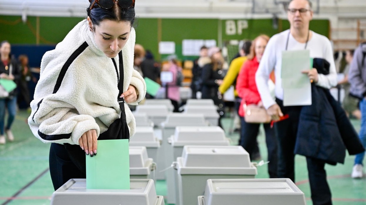 Këshillat për votimin në zgjedhje nga chatbot-et e inteligjencës artificiale janë “të pasakta dhe të pabesueshme”