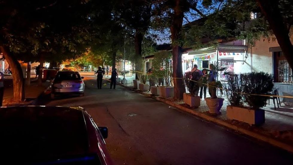 Atentati në Elbasan, reagon policia: Autori qëlloi tre persona, më pas hodhi armën në tokë