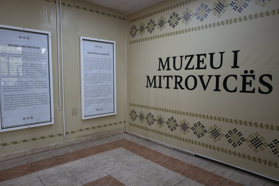 Muzeu i Mitrovicës hap dyert për bashkatdhetarët, ofron mundësi për të njohur trashëgiminë kulturore të qytetit