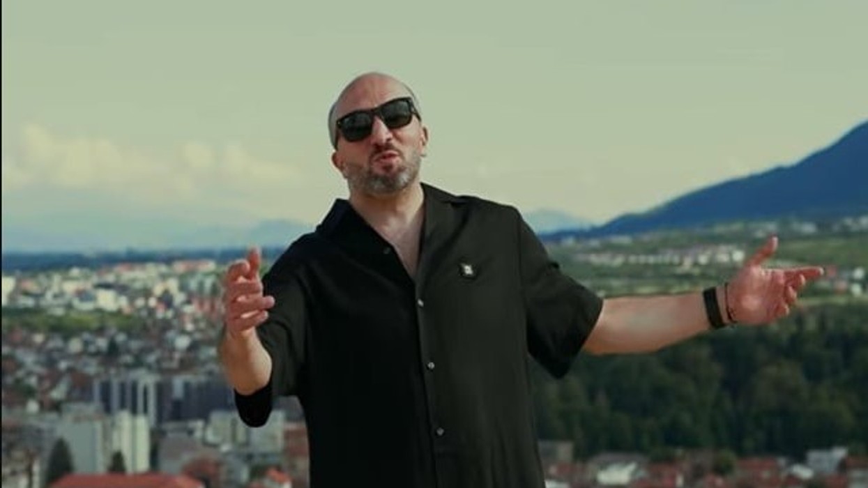 “Peja jonë”, dedikimi muzikor i Granit Hysenit për qytetin e lindjes
