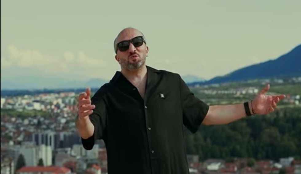 “Peja jonë”, dedikimi muzikor i Granit Hysenit për qytetin e lindjes