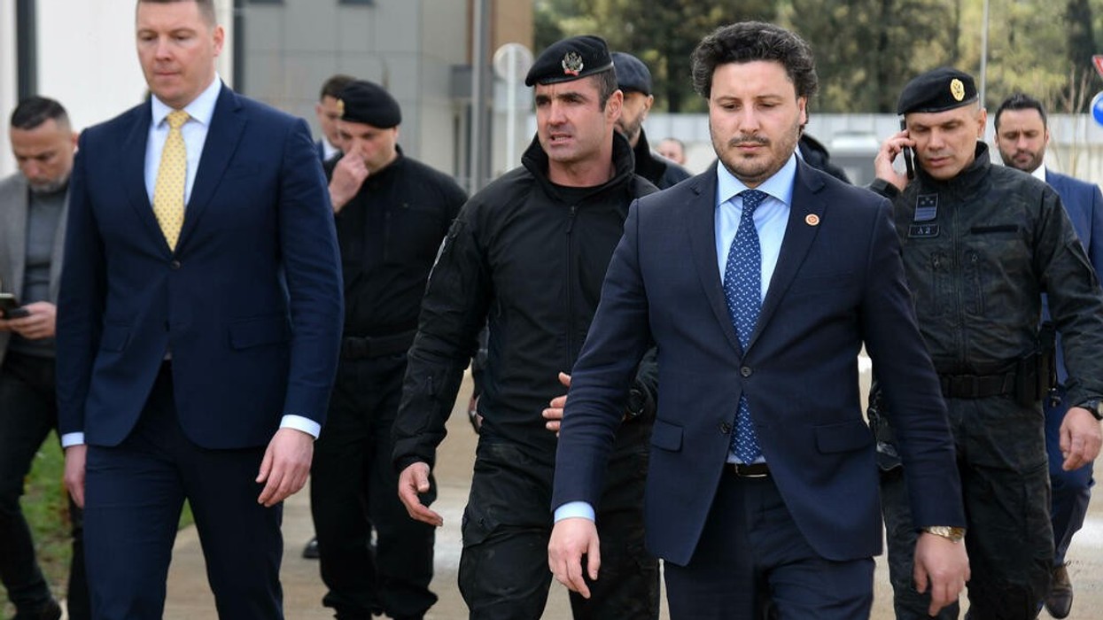 Dritan Abazoviqi merret në pyetje për dhënien e shtetësisë së nderit biznesmenit kosovar