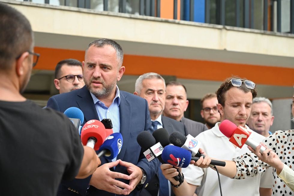 Toshkovski: Shteti ka vënë në funksion të gjitha kapacitetet për të kapërcyer krizën në Gostivar, rasti do të sqarohet plotësisht dhe do të ketë përgjegjësi