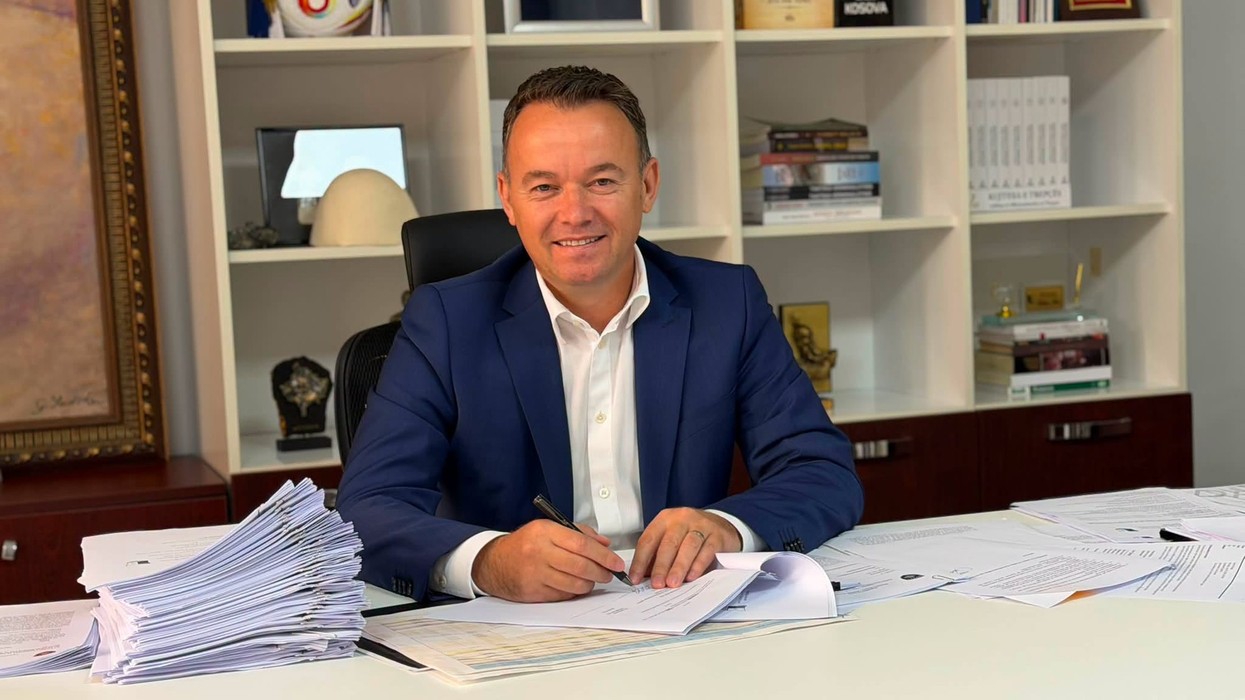 Mitrovica mbështet 47 klube sportive me mbi 176 mijë euro, nënshkruhen kontratat e subvencionimit