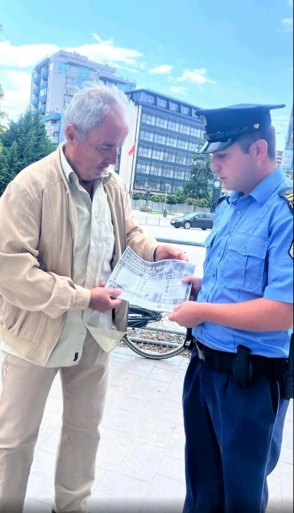 Policia apelon për kujdes të shtuar para stuhive, qytetarëve u shpërndahen rekomandime në Mitrovicë