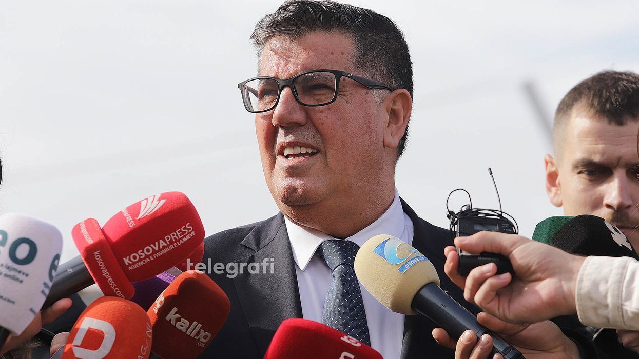 Haziri: Beteja e Abdixhikut me nënshkruesit e mocionit duhet të mbetet përballje e kryetarit të katërt të LDK-së me votuesit e tij Haziri: Beteja e Abdixhikut me nënshkruesit e mocionit duhet të mbetet përballje e kryetarit të katërt të LDK-së me votuesit e tij