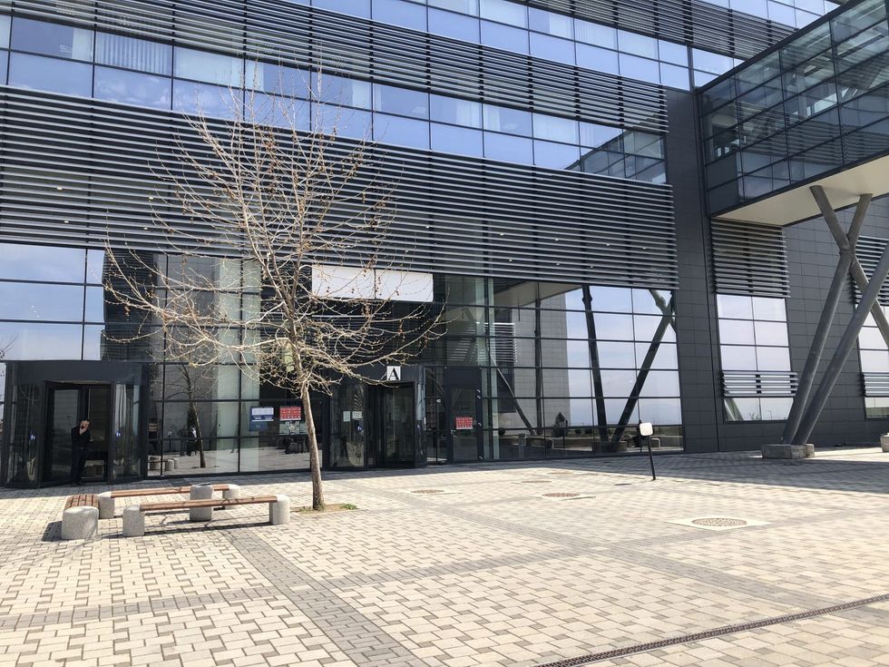 Lëshonin leje qëndrimi për të huaj në këmbim të parave, Prokuroria jep detaje për zyrtarët e arrestuar të MPB-së