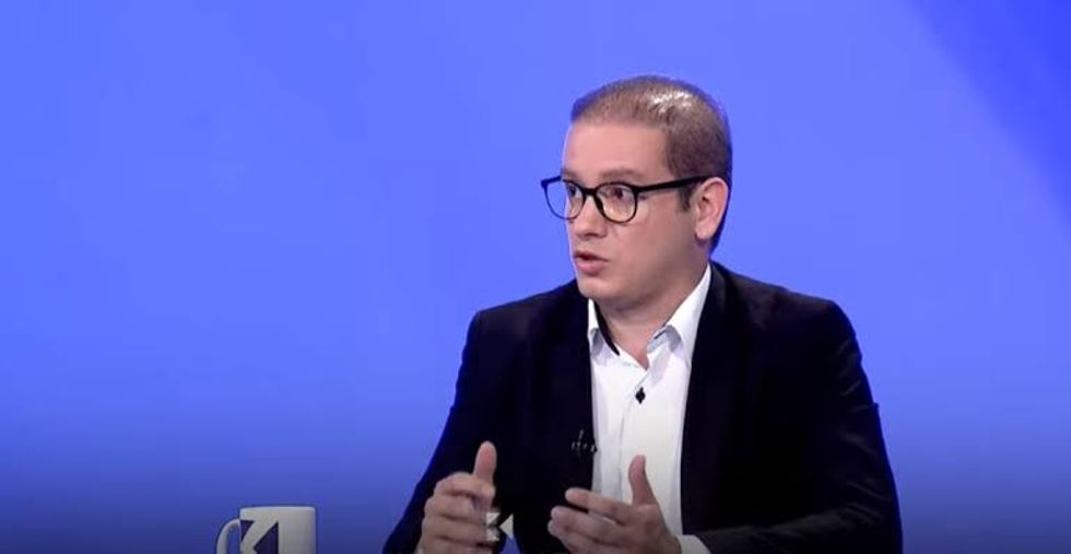 Kuçi: Simiqi me retorikë nxitëse po e paraqet zbatimin e ligjit në veri si "spastrim etnik"