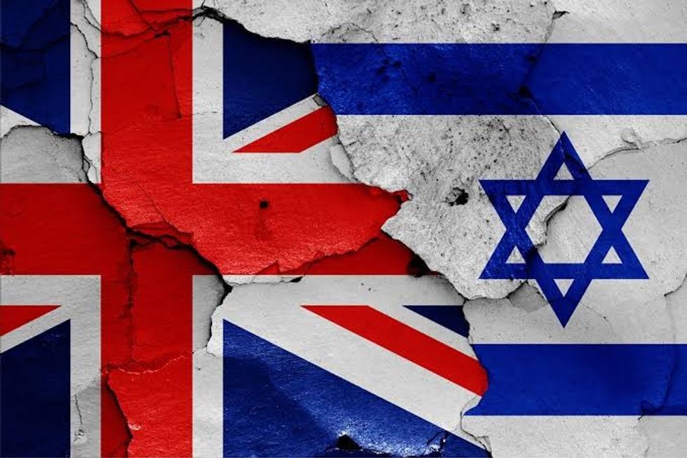Britania shqyrton pezullimin e marrëveshjes tregtare me Izraelin
