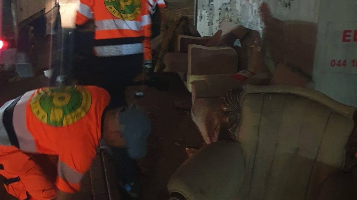 Largohen sasi të mëdha mbeturinash nga rruga "Lidhja e Pejës" në Prishtinë Largohen sasi të mëdha mbeturinash nga rruga