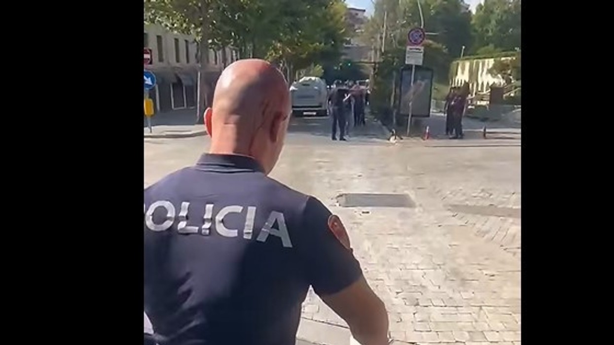 Përshkallëzimi i protestës jashtë Kuvendit të Shqipërisë, Balla: Nuk është paqësore, është terrorizëm