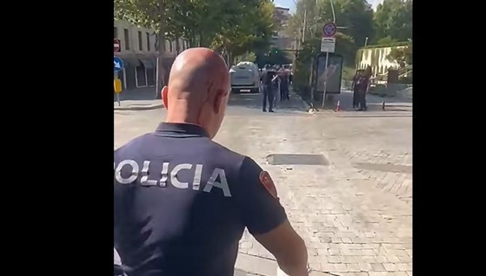 Protesta jashtë Kuvendit të Shqipërisë, Balla: Nuk është paqësore, është terrorizëm
