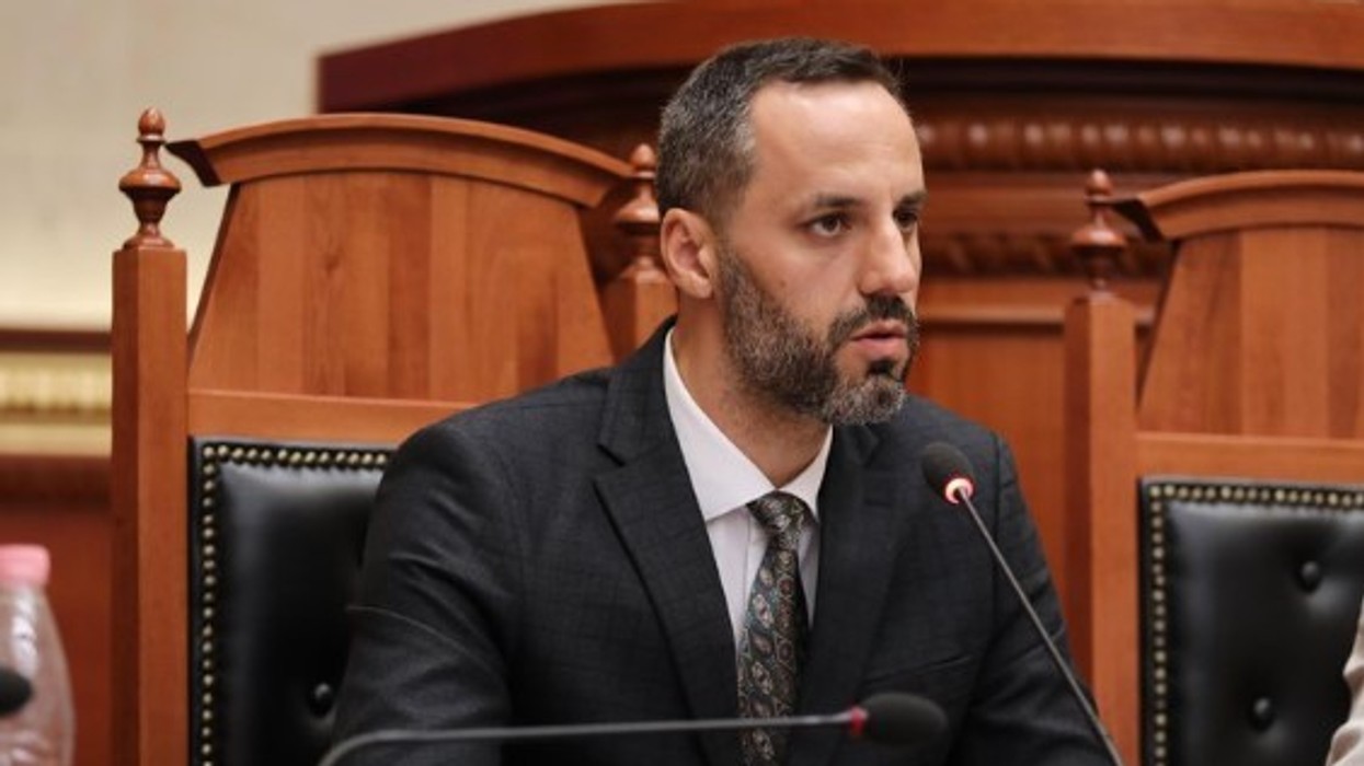 “Policia përdori lëndë që përdoren në BE dhe SHBA”, Lamallari: Partia e skuthave po paguan mercenarë
