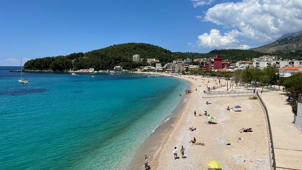 Bashkia e Himarës ngre alarmin: Reshje të dendura dhe stuhi gjatë së premtes