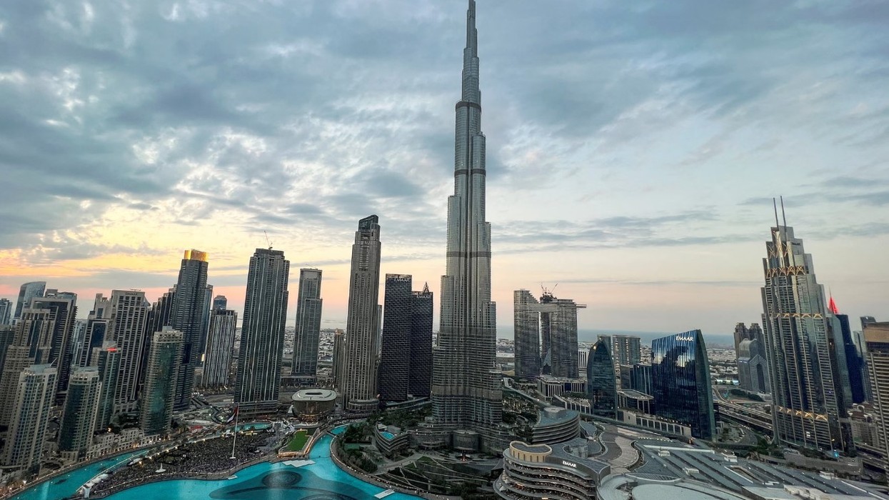 Dubai ofron shpërblime për banorët që joshin miqtë për ta vizituar, ndërsa numri i turistëve bie ndjeshëm