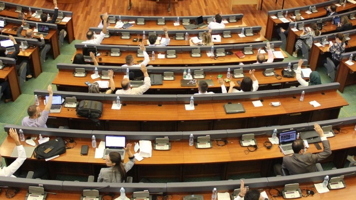 Seanca konstituive pritet në javën e parë të gushtit, a do të arrijnë partitë marrëveshje? Seanca konstituive pritet në javën e parë të gushtit, a do të arrijnë partitë marrëveshje?