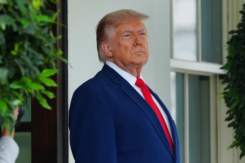 Trump vendos tarifa të reja për importet nga Evropa, Kina dhe vende të tjera