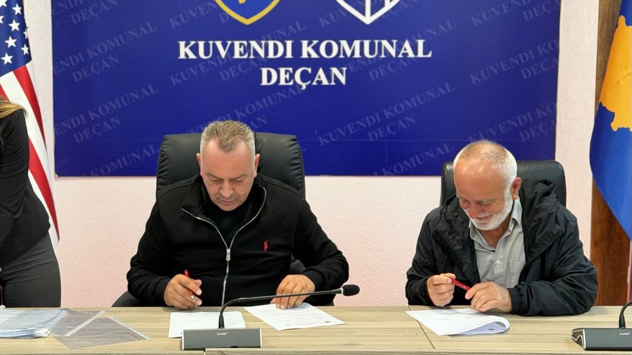 Komuna e Deçanit subvencionon 19 OJQ dhe klube sportive Komuna e Deçanit subvencionon 19 OJQ dhe klube sportive