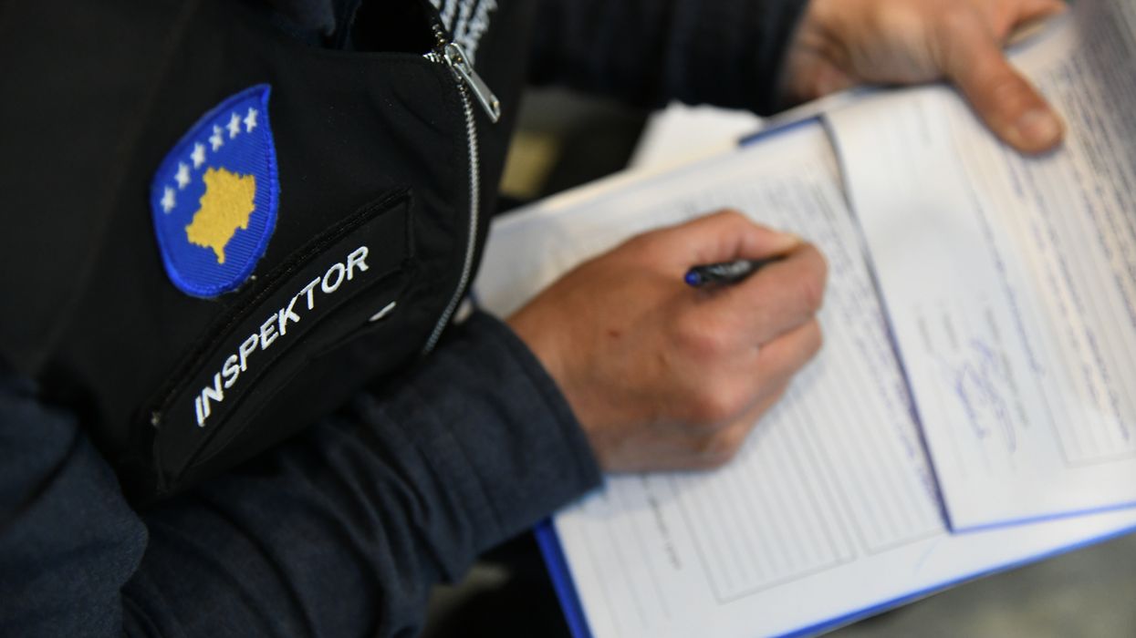 KEDS gjobitet me 65 mijë euro për përdorimin e njehsorëve me verifikim metrologjik të skaduar KEDS gjobitet me 65 mijë euro për përdorimin e njehsorëve me verifikim metrologjik të skaduar