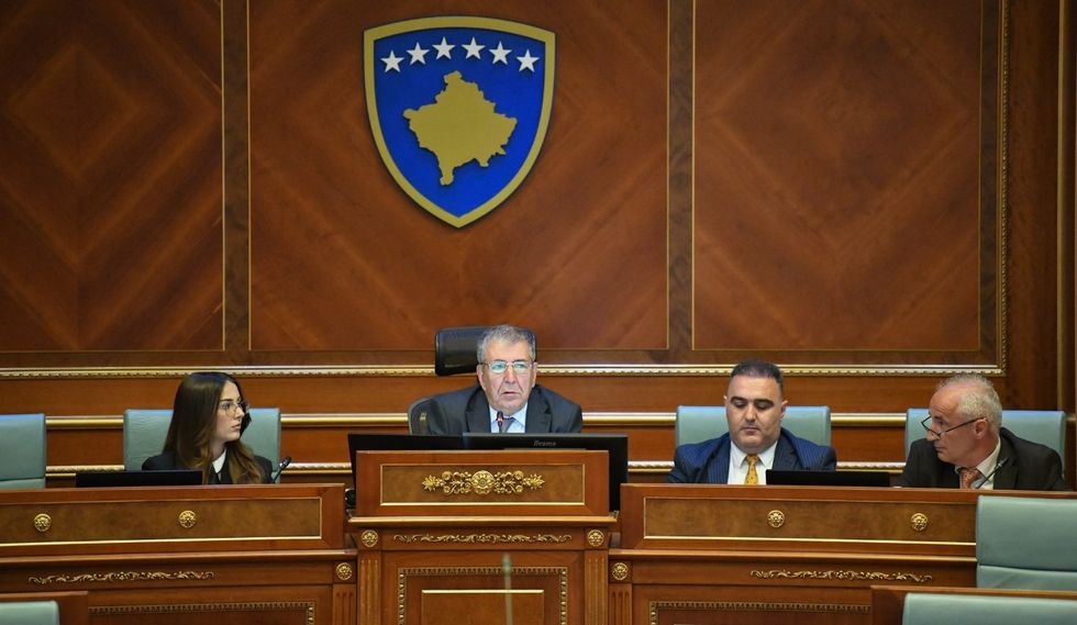 Juristët: Dështimi i konstituimit të Kuvendit dërgon automatikisht vendin në zgjedhje